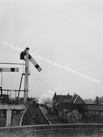 MALAHIDE STATION SIGNAL, TRAIN APPROACHING